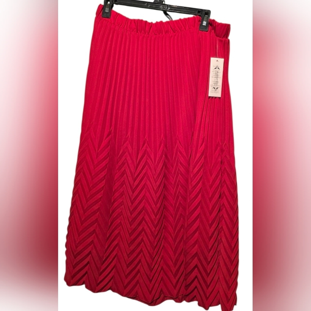 Nanette Lepore NWT Red Pleated Skirt Large - Waist Stretch 40 - Length - 31